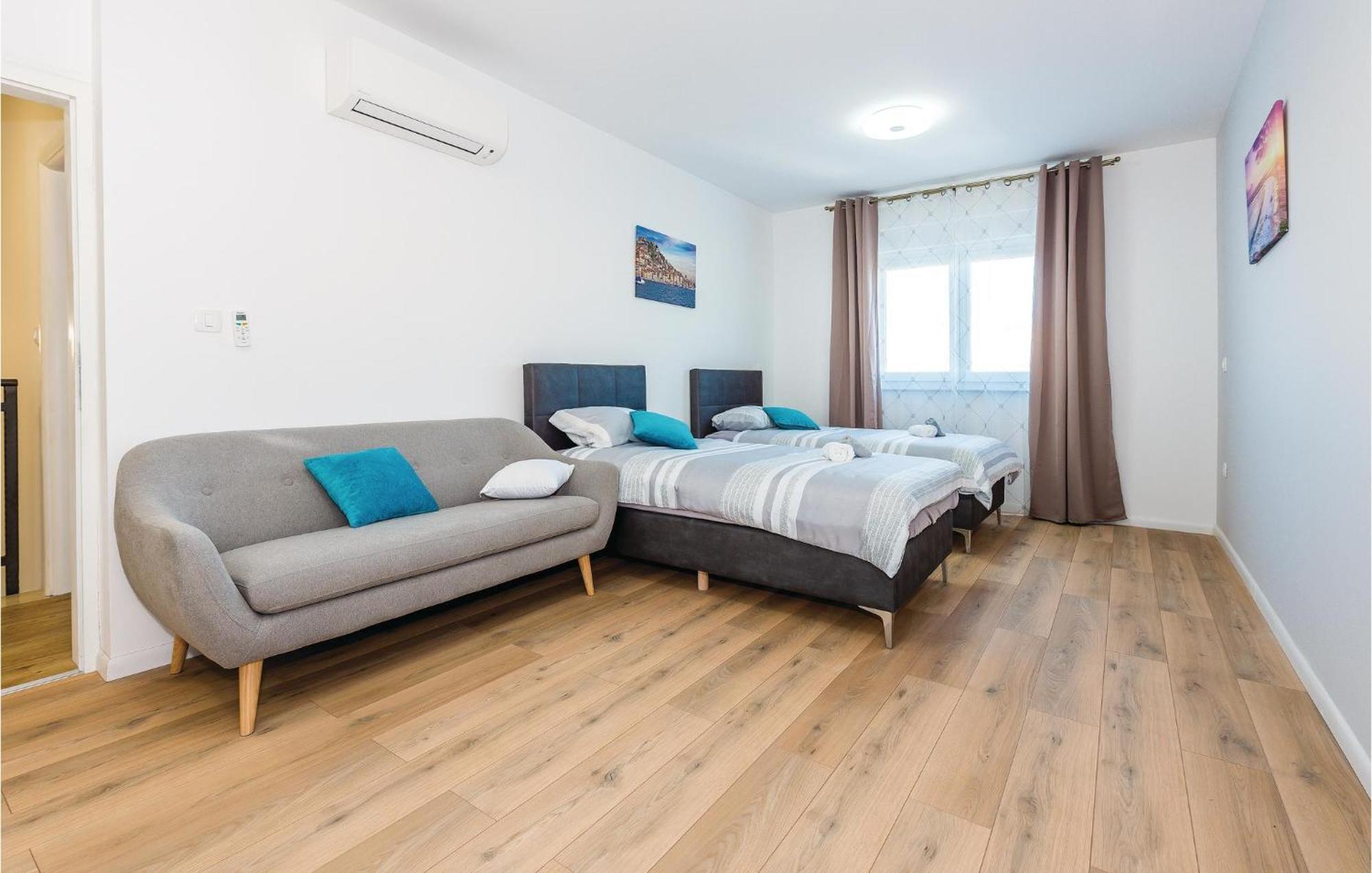 Beautiful Home In Sibenik With Kitchen Exteriér fotografie